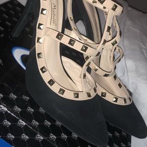 Heels brand new in very good condition